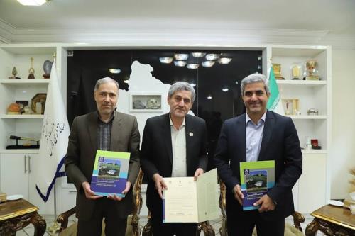 انعقاد تفاهم نامه همکاری میان شرکت تولید و توسعه انرژی اتمی با دانشگاه شیراز و صنایع فارس