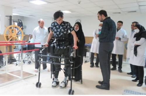 استفاده از ربات اسکلتی پوشیدنی ایران ساخت از جانب زائر کربلا